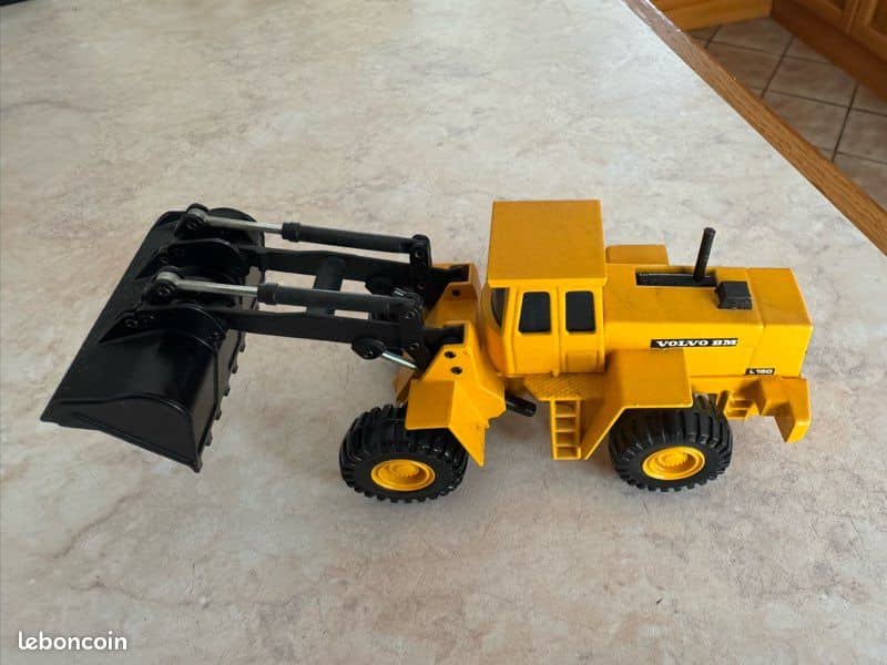 Chargeuse sur pneus VOLVO L160 JOAL