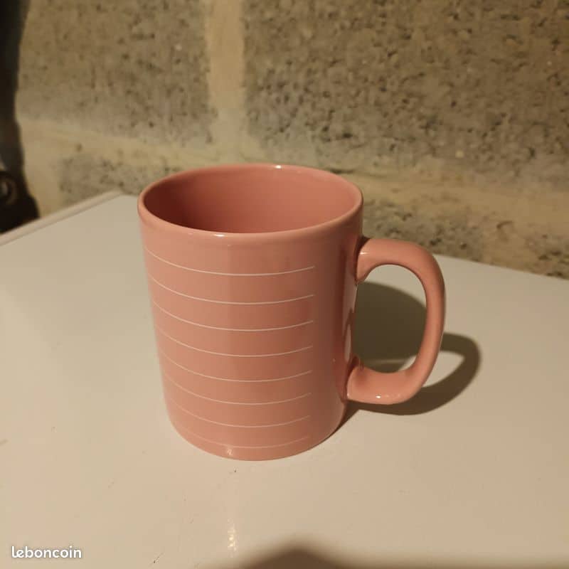 1 mug faïence rose