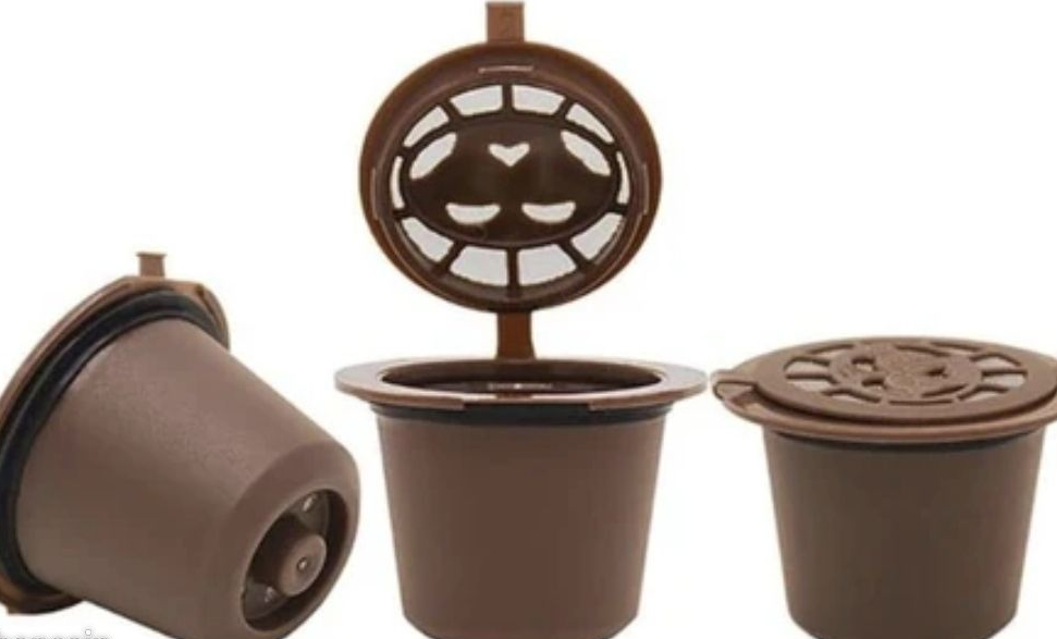 Cafetière Delonghi nespresso en520b + capsule rechargeable