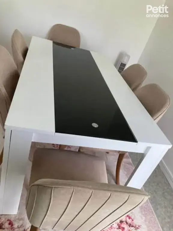 Table à manger 6 personnes blanche et grise / Sans Chaises