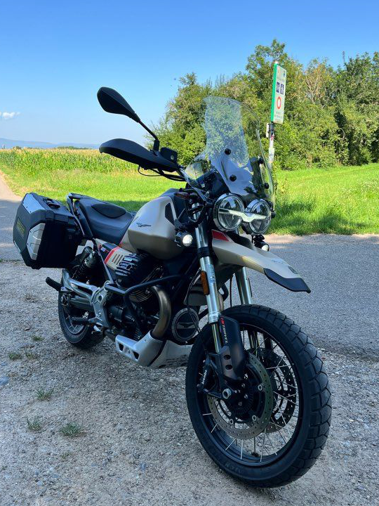 Moto Guzzi V85 TT Travel