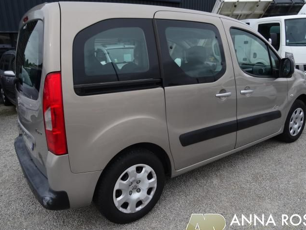 Peugeot Partner II PHASE 2 - 1.6L HDI 92 CH Break 1.6