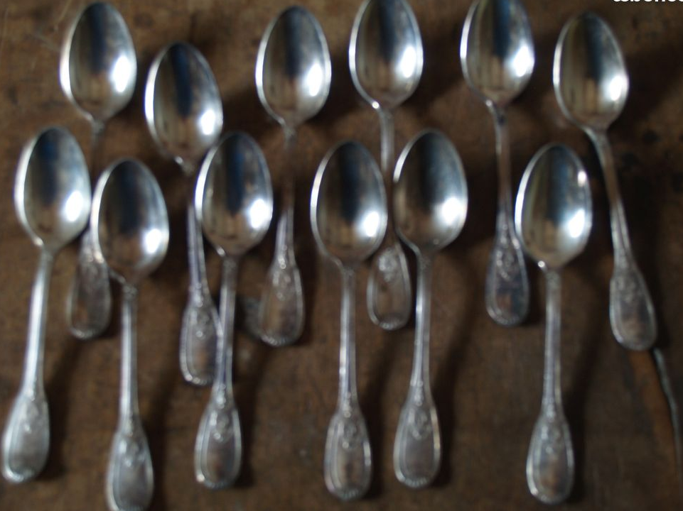 Coffret 12 petites cuilleres métal argenté TBE