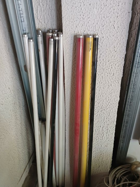 Lot de néon est porte néon