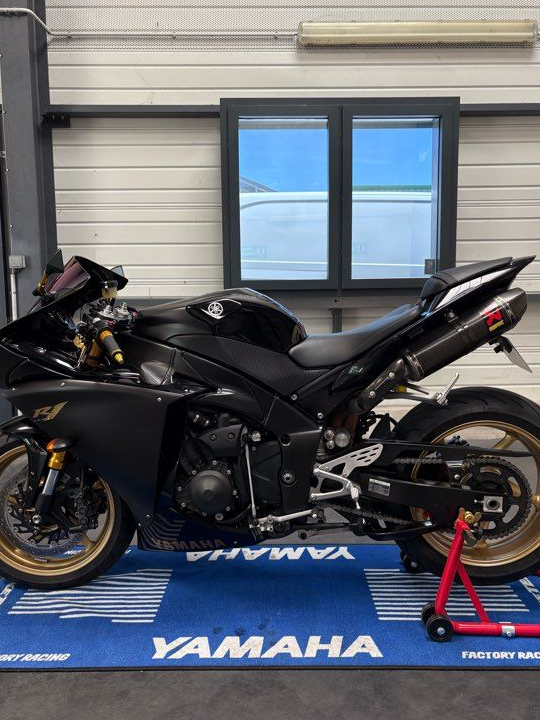 À vendre Yamaha YZF R1 CROSSPLANE