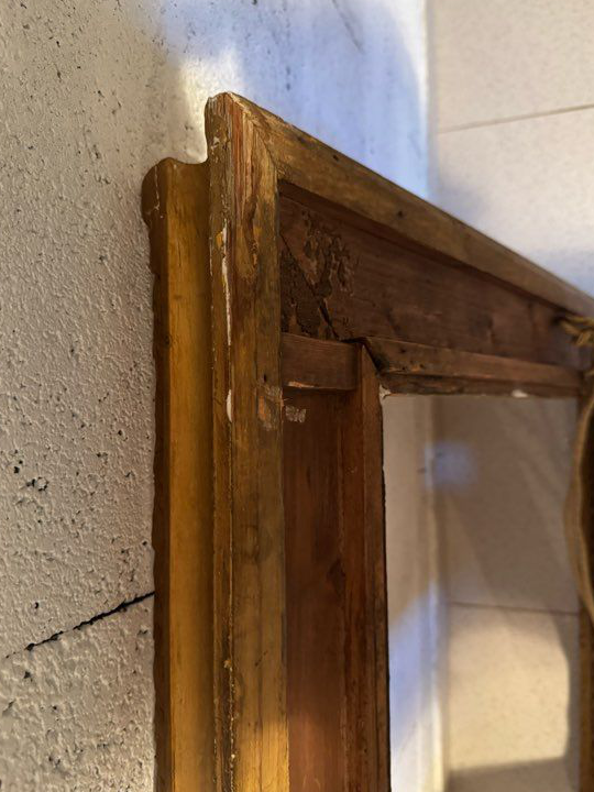 Grand cadre ancien en bois et stuc sculpté et doré – Fin XIXe – 79 × 90 cm