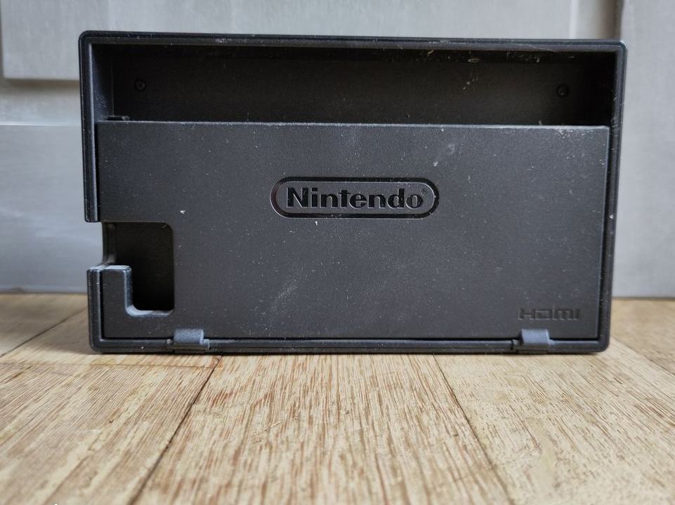 Console de jeux Nintendo Switch et accessoires