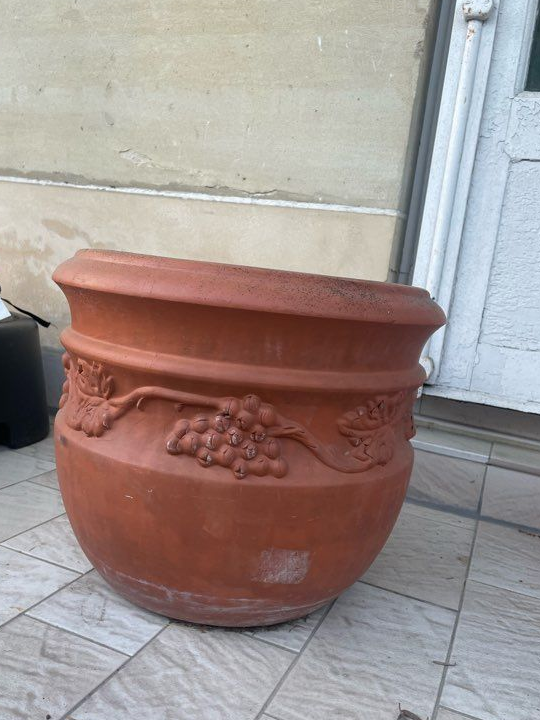 Pot en terre décor de vigne 34x28 cm