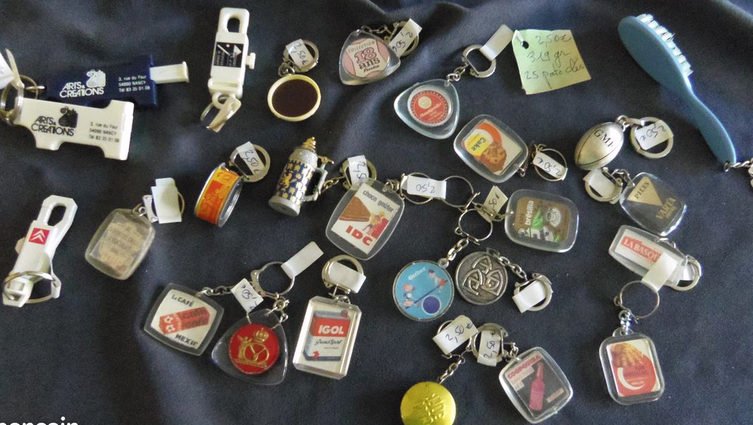 Porte Clés Vintage – ± 25 Pièces - Toutes Marques - Lot N° 4
