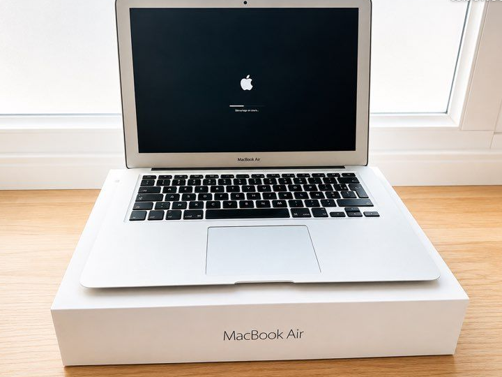 MacBook Air 13” i5, 8 Go RAM, SSD 128 Go, Très bon état Silver Argent