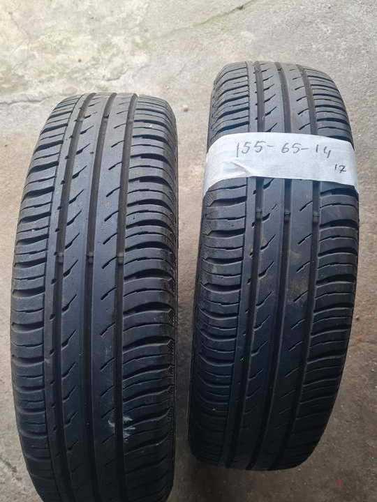 2 pnues ete 155/65/14 très bon état