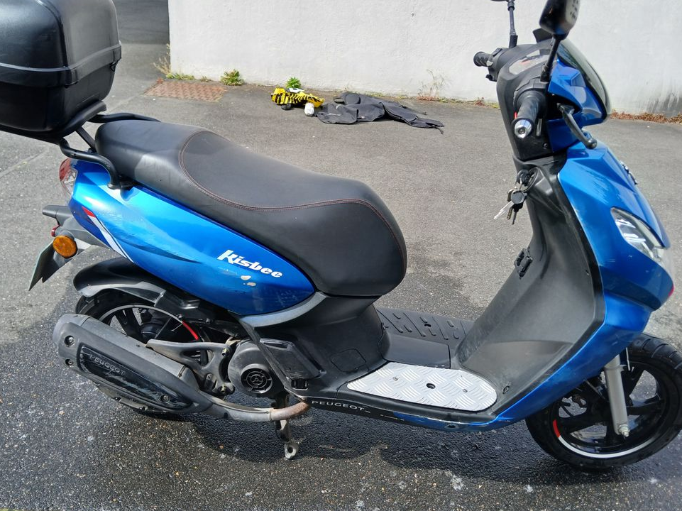 Scooter 50cc Peugeot kisbee 2t injection