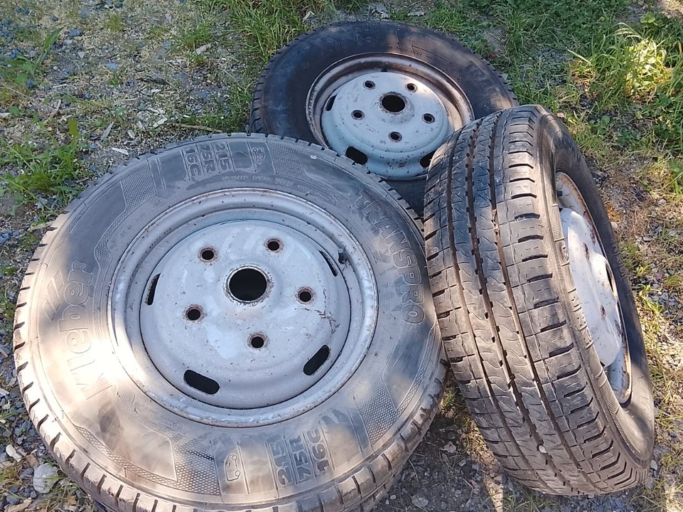 Je vends 4 pneus avec jantesétat neuf