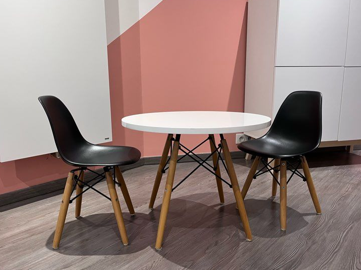 Ensemble table + chaises enfant
