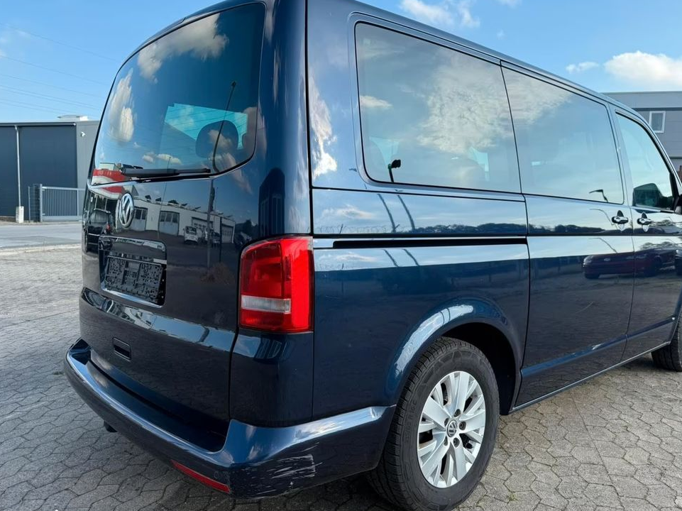 Volkswagen T5 Multivan 2.0 TDI Comfortline 140CH - 2ème Main - 7 Places - BVM - Attelage - 170000KM