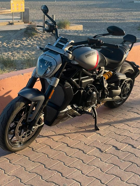 X diavel black star
