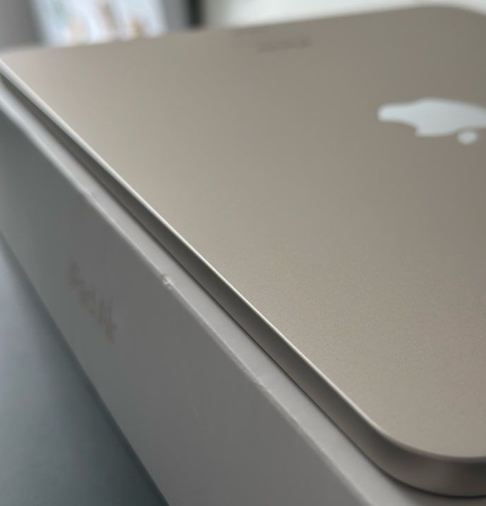 IPad Air 5 (2022) 64 Go Lumière stellaire + Smart Folio Apple