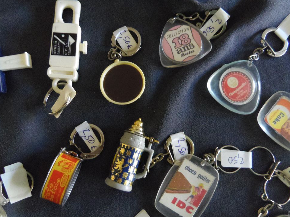 Porte Clés Vintage – ± 25 Pièces - Toutes Marques - Lot N° 4