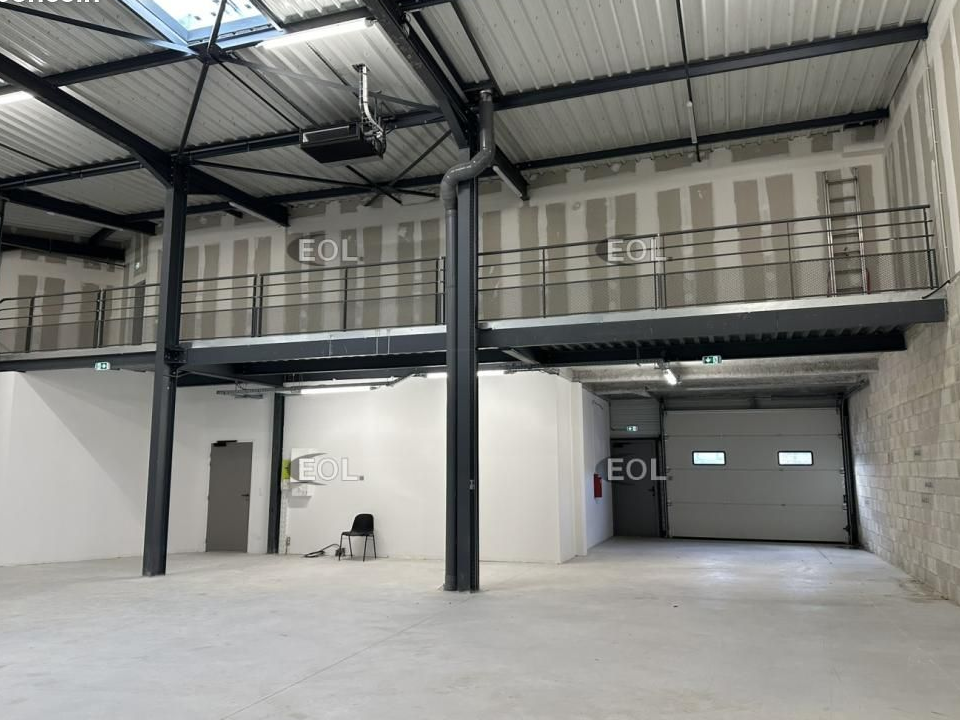 Local d'activité 587 m²