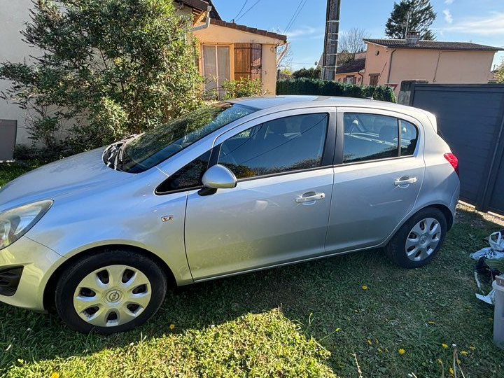 Opel Corsa 1.4 - Faible kilométrage - Très bon état - Essence