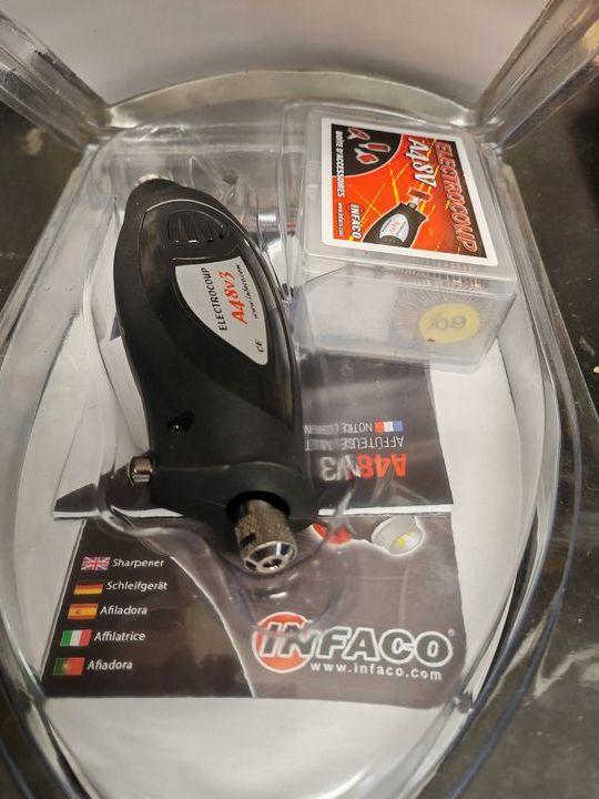 Affûteuse sécateur infaco 48 v neuve dans Sous blister