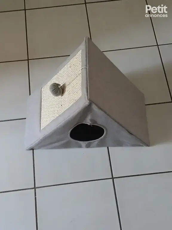 panier tipie pour chat très bon état