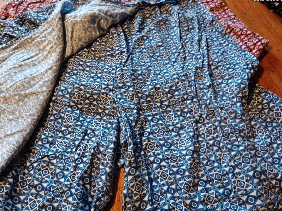 Jupe short 38/40 , Manteau quasi neuf 38/40 , Robe tunique 13e le lot