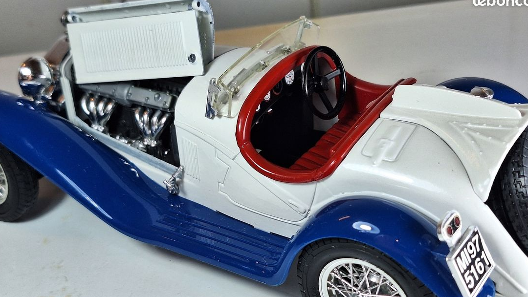 Voiture miniature Collection Alfa Romeo Burago 1/18