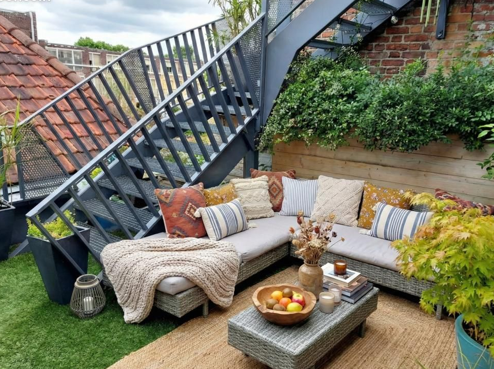 Studio 5 pièces 168 m²