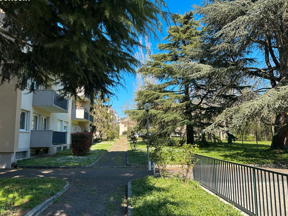 Place de l'Ormeau – T3 lumineux de 64m²