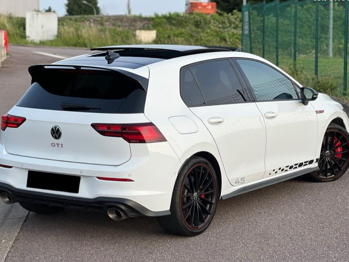 VOLKSWAGEN GOLF 8 GTI CLUBSPORT EDITION 45 2.0L TSI 300cv / TOIT OUVRANT / H&K / DCC / MODE NURBURGRING / AKRAPOVIC / GARANTIE VW 2027