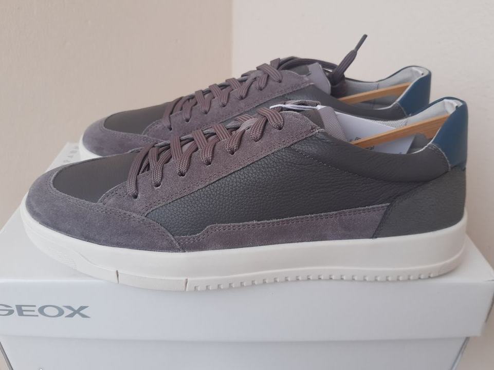 Geox Sneakers cuir suédé 41 taille tout neuf