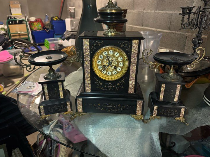 Lot d'horloges anciennes