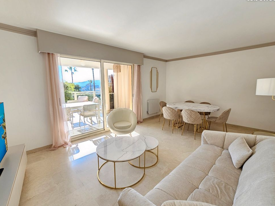Location Meublée - Superbe grand 2/3 Pièces avec Terrasse Solarium – Le Cannet