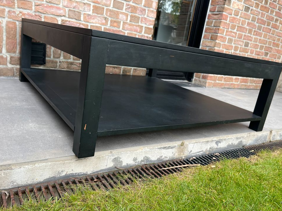 Table de salon en teck repeinte