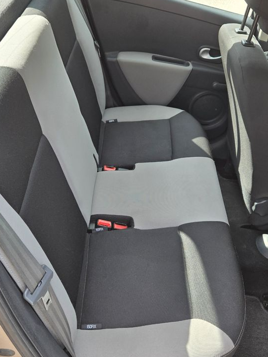 Renault clio III de 03/2012 87 497 km CT a jour entretien effectuée