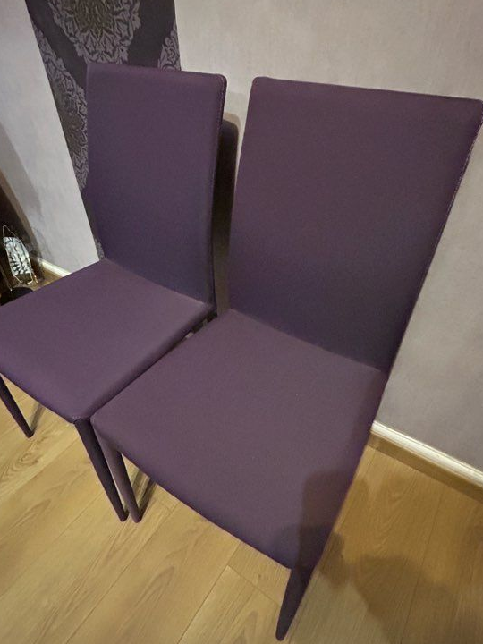 Lot de 2 belles chaises - coloris violet