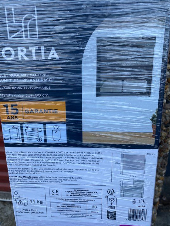 Volet roulant solaire aluminium anthracite - ouverture motorisée - Fortia - HT 1m35 LG 1m00