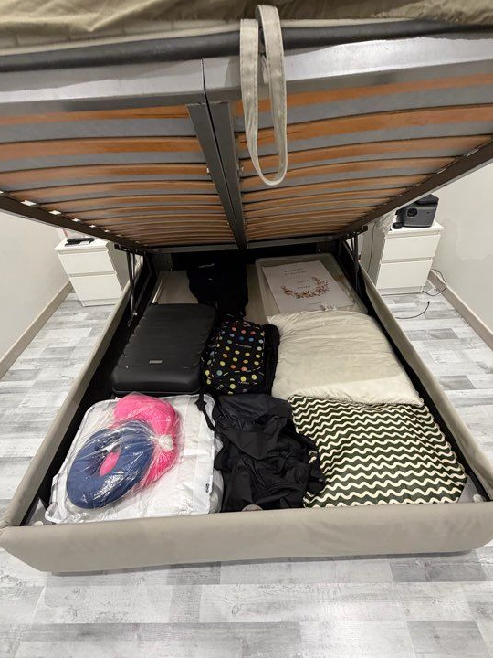 Lit coffre IKEA 140x200 + matelas ressorts 24cm épaisseur