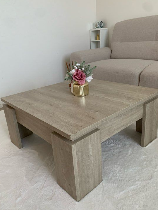 Table basse salon coloris beige clair bois