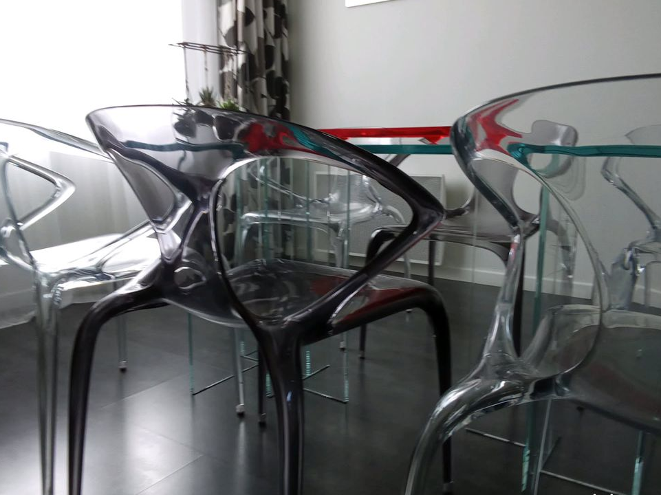 Table et chaises de salle à manger - Roche Bobois