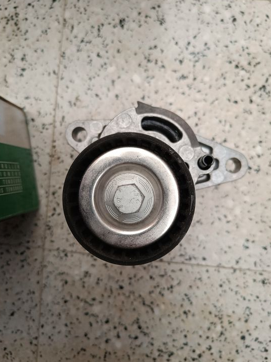 Galet tendeur courroie accessoire neuf Renault Nissan Dacia