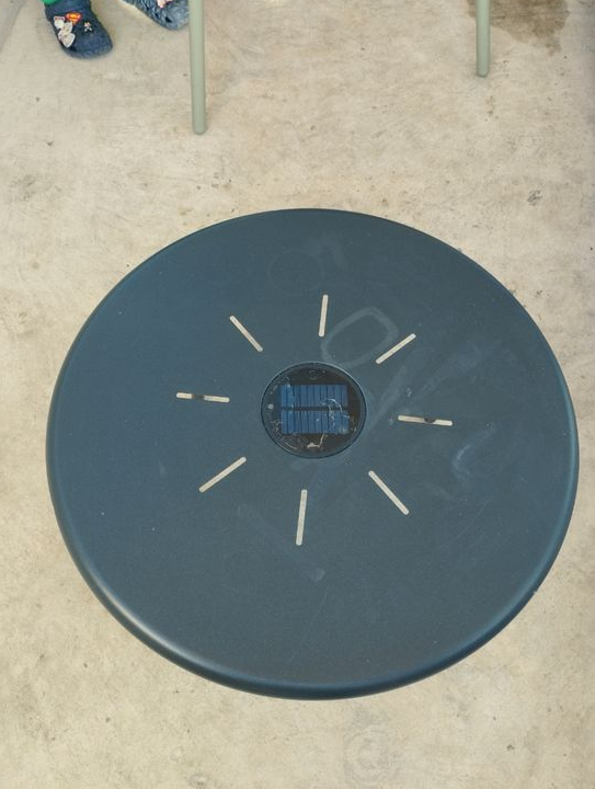 Table basse d'appoint solaire