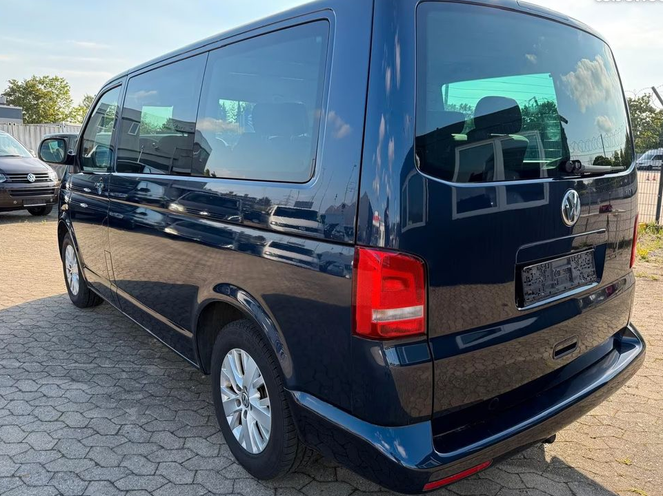 Volkswagen T5 Multivan 2.0 TDI Comfortline 140CH - 2ème Main - 7 Places - BVM - Attelage - 170000KM