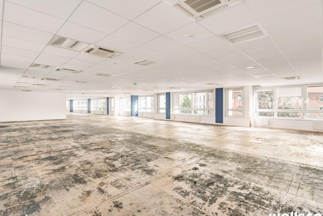 Bureaux 2 828 m²