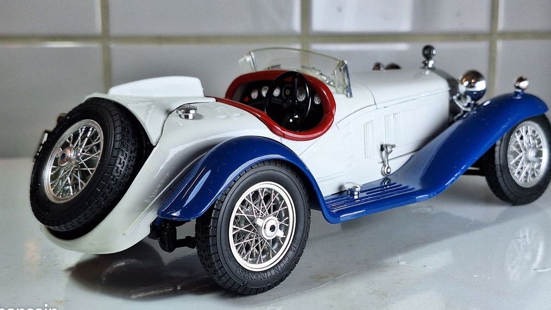 Voiture miniature Collection Alfa Romeo Burago 1/18