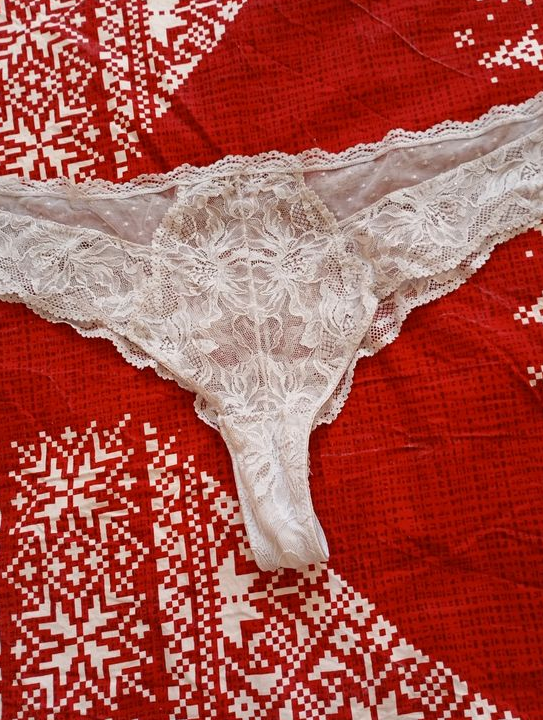 Tanga femme transparent