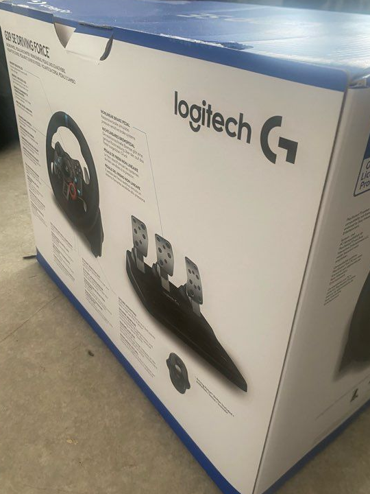 Volant Logitech G29 + pédalier + levier de vitesse
