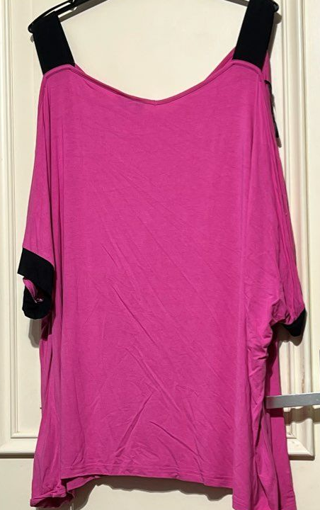 Joli ti-shirt rose neuf T 58/60