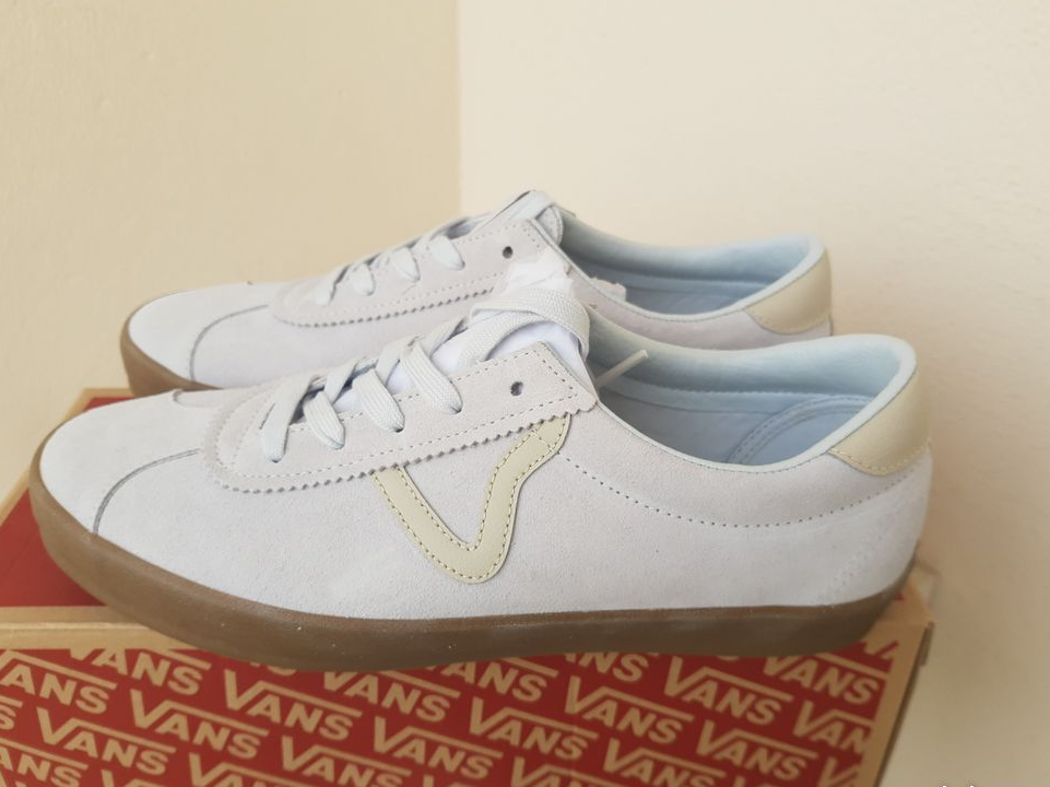 Vans Sneakers cuir suédé 44 taille tout neuf
